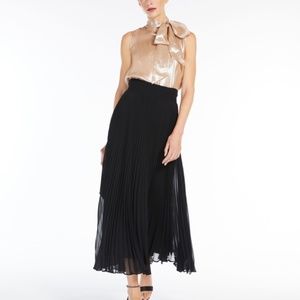 Max Mara  Black High Waisted Pleated Midi Skirt